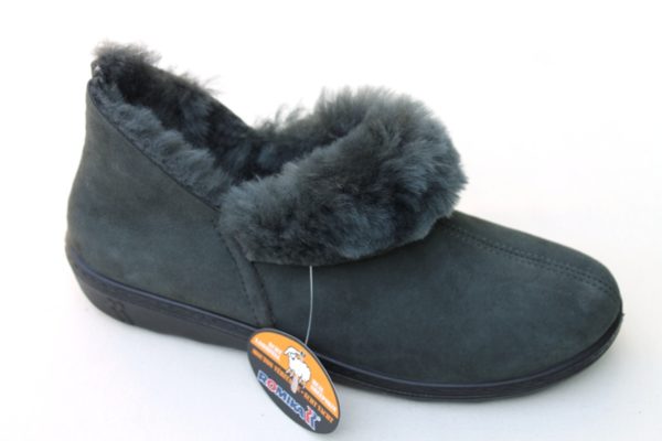 WP028 Westland dichte pantoffel “Avignon 102” grijs suède lamsvacht gevoerd