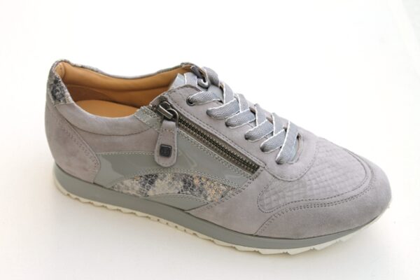 H021 Helioform sneaker in grijs nubuck met pythonprint