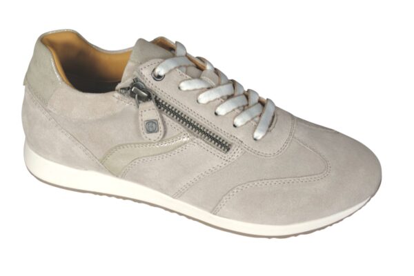 Helioform sneaker in beige suède